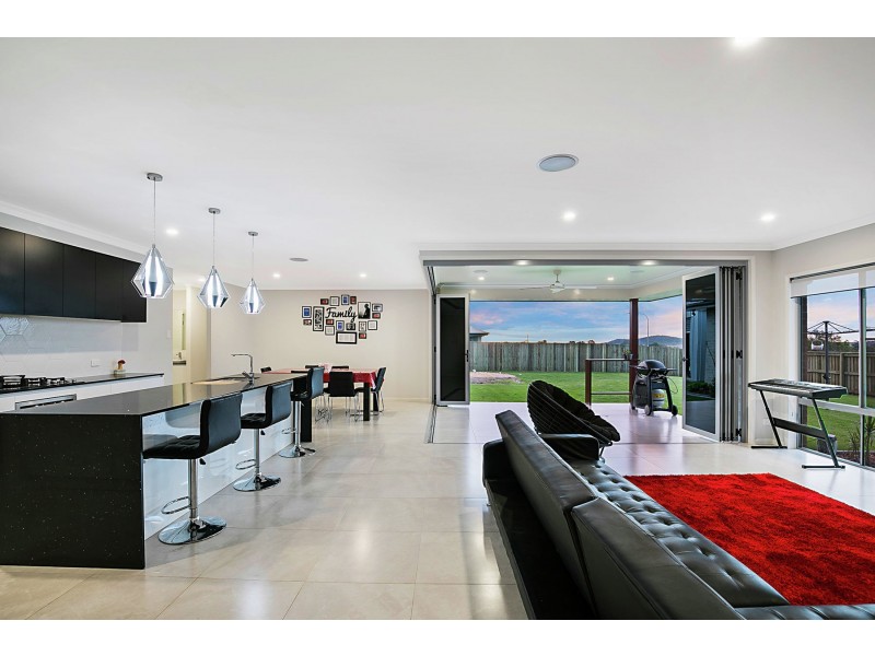 8 Wild Street, Westbrook QLD 4350