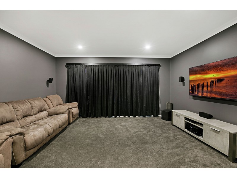 8 Wild Street, Westbrook QLD 4350