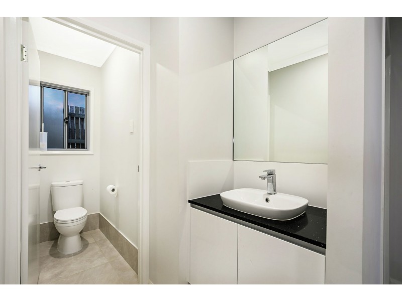 8 Wild Street, Westbrook QLD 4350