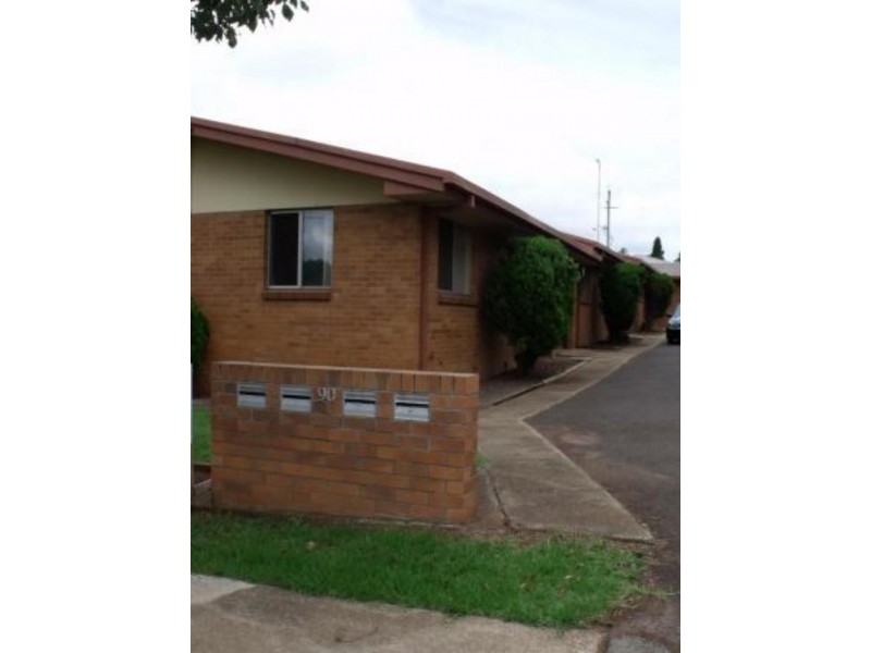3/90 James Street, South Toowoomba QLD 4350