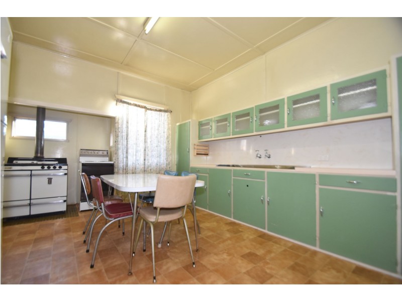 104 Water Street, South Toowoomba QLD 4350