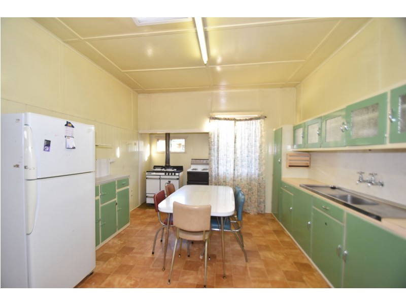 104 Water Street, South Toowoomba QLD 4350
