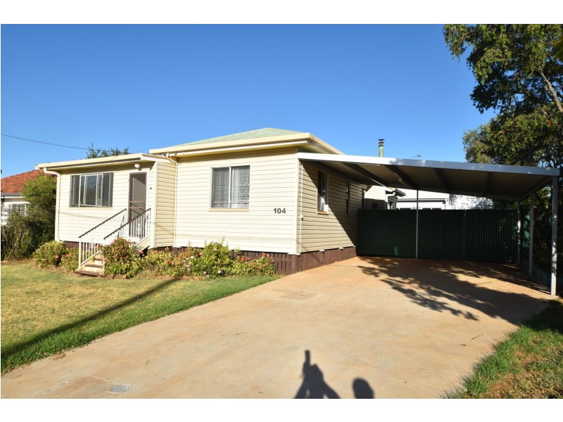 104 Water Street, South Toowoomba QLD 4350