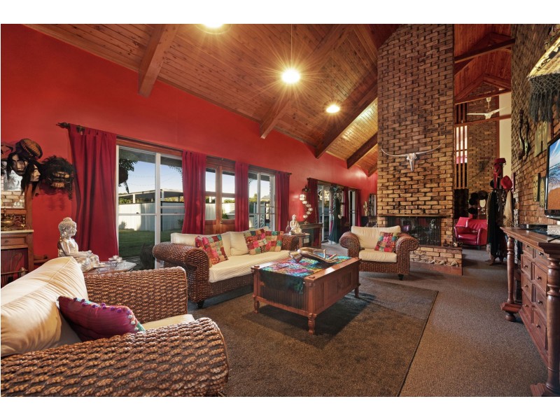 20 Barker Street, Goombungee QLD 4354