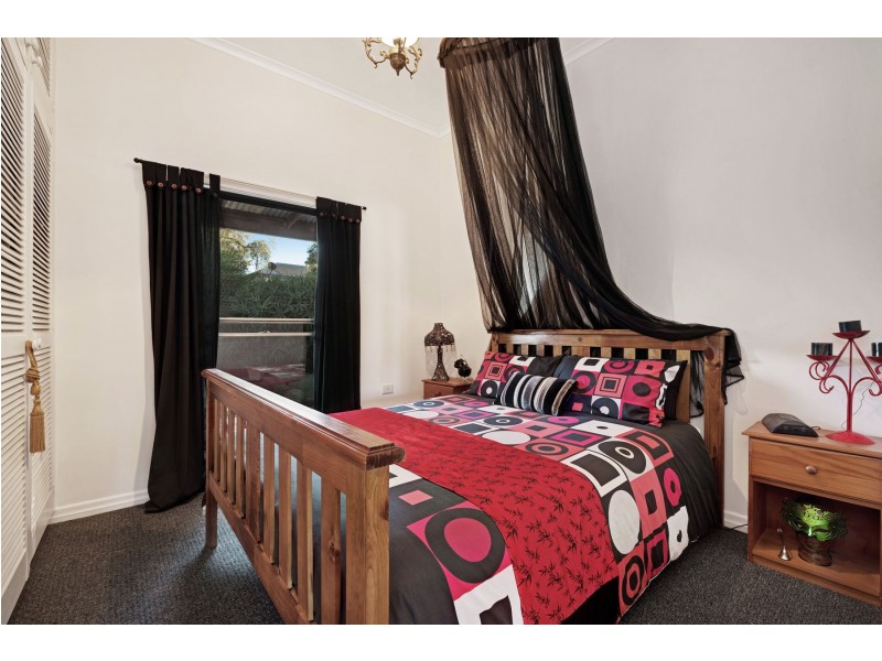 20 Barker Street, Goombungee QLD 4354