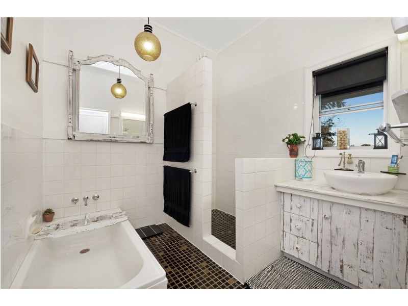 20 Barker Street, Goombungee QLD 4354