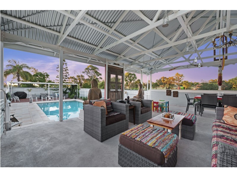 20 Barker Street, Goombungee QLD 4354