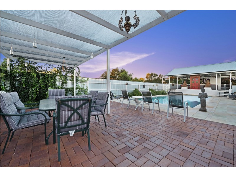 20 Barker Street, Goombungee QLD 4354