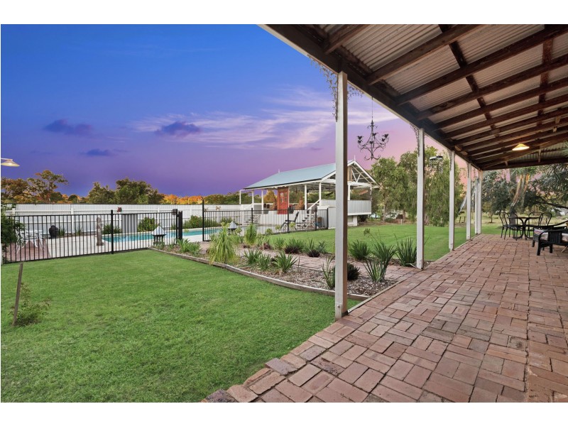 20 Barker Street, Goombungee QLD 4354