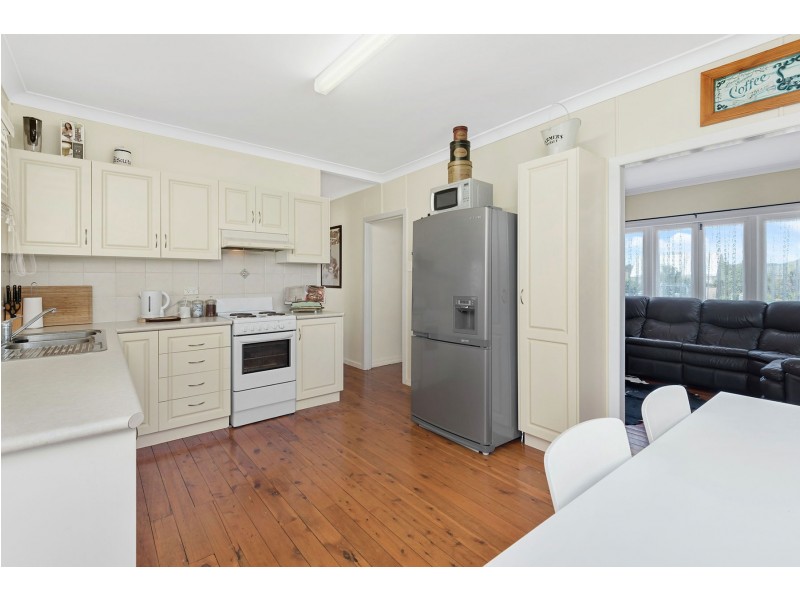 27 Free Street, Nobby QLD 4360
