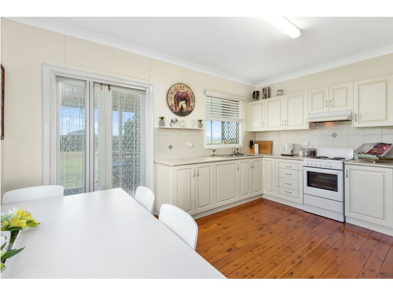 27 Free Street, Nobby QLD 4360