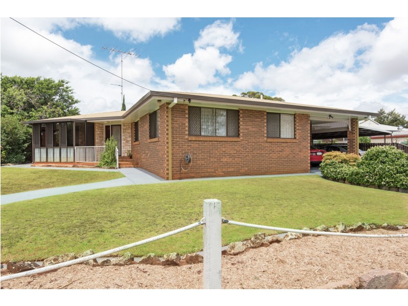 32 Hamilton Street, Newtown QLD 4350