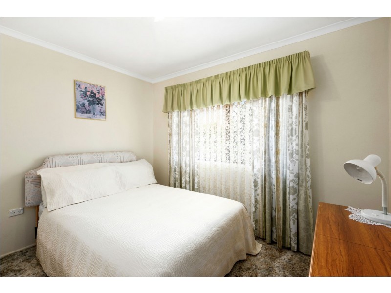 32 Hamilton Street, Newtown QLD 4350