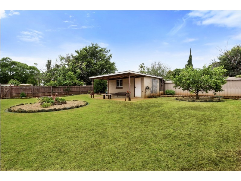32 Hamilton Street, Newtown QLD 4350