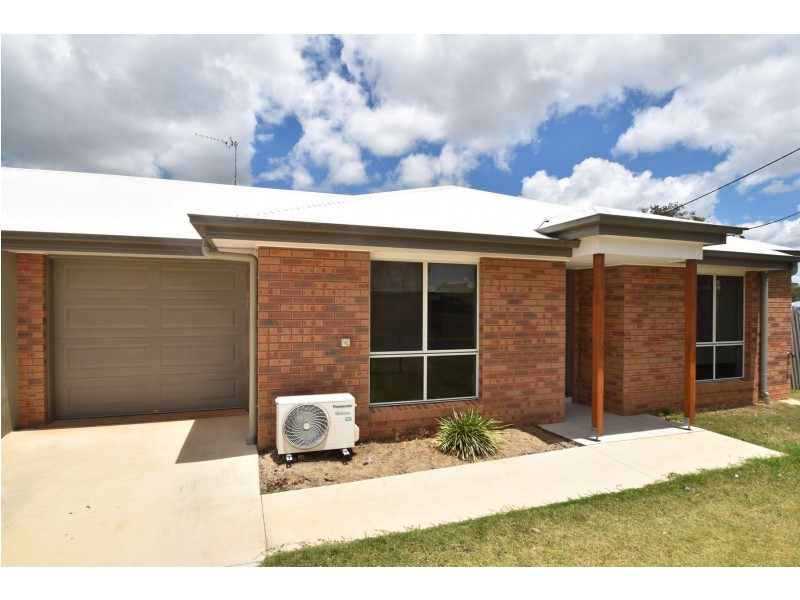 2/40 Isaac Street, North Toowoomba QLD 4350