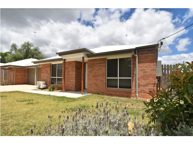 2/40 Isaac Street, North Toowoomba QLD 4350