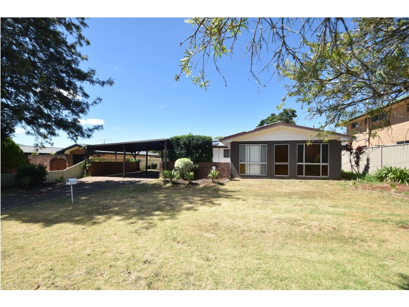 12 Knockator Crescent, Centenary Heights QLD 4350