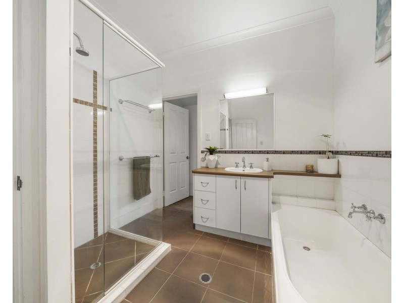 7 Hoey Street, Kearneys Spring QLD 4350