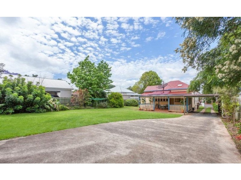71 Bridge Street, Mount Lofty QLD 4350