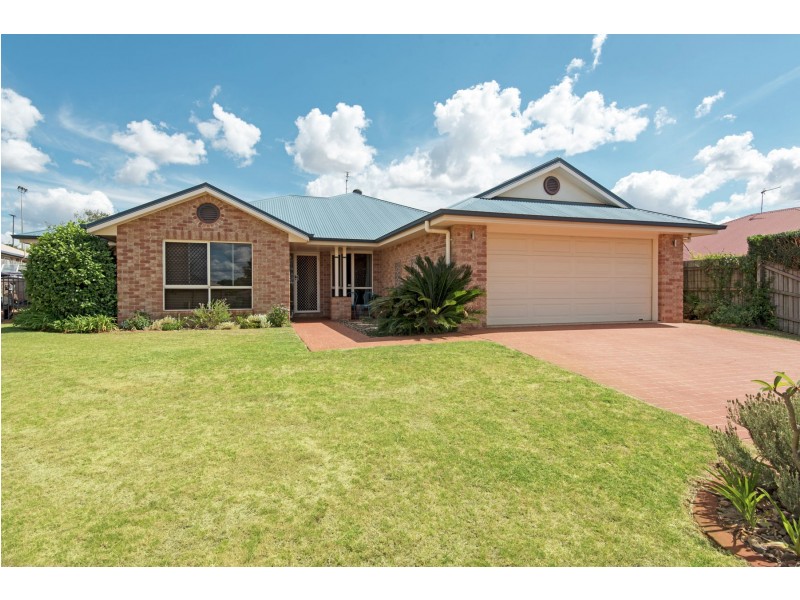 6 Mengel Court, Middle Ridge QLD 4350