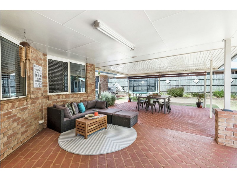 6 Mengel Court, Middle Ridge QLD 4350