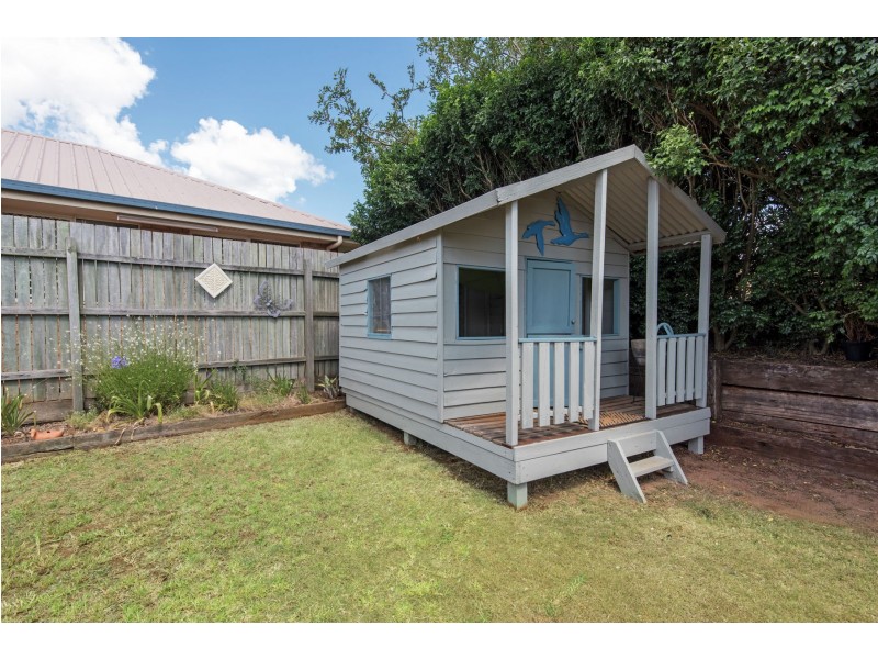 6 Mengel Court, Middle Ridge QLD 4350