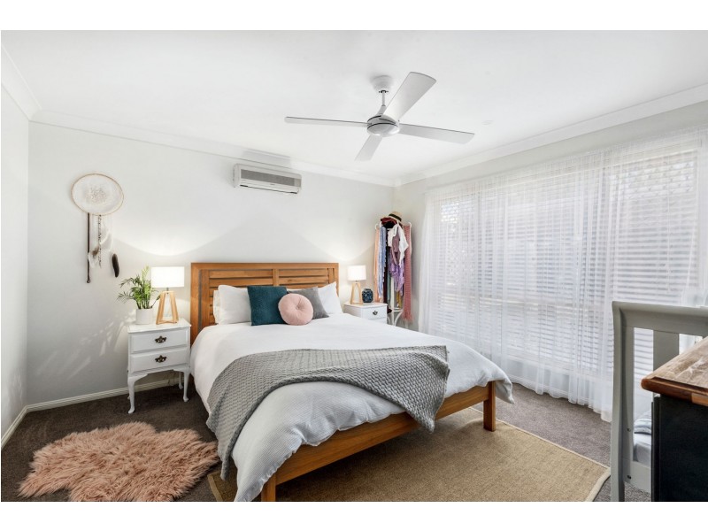6 Mengel Court, Middle Ridge QLD 4350