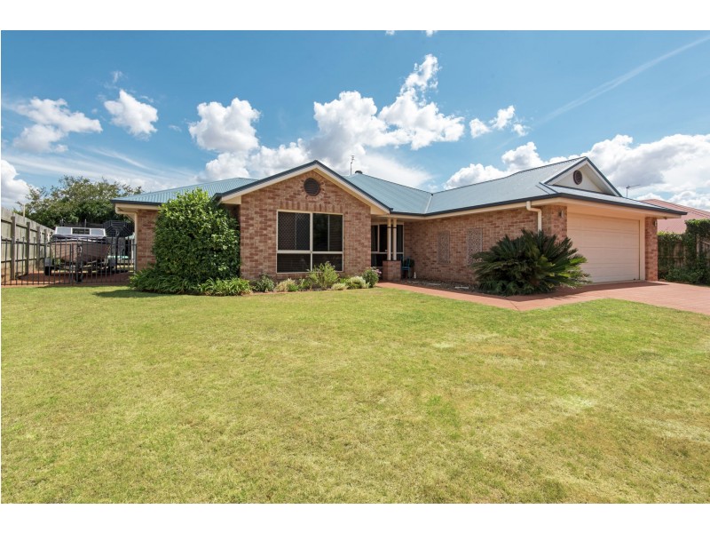 6 Mengel Court, Middle Ridge QLD 4350