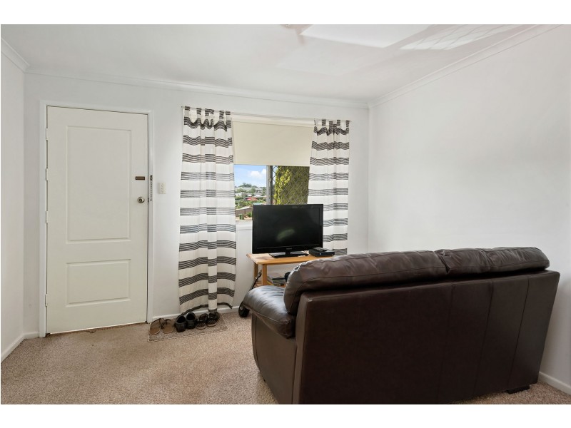 1/9 Lovejoy Court, Kearneys Spring QLD 4350