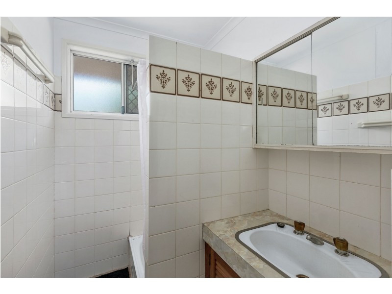 1/9 Lovejoy Court, Kearneys Spring QLD 4350