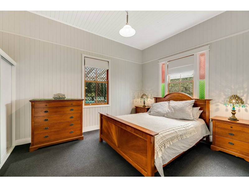 60 Hogg Street, Rockville QLD 4350