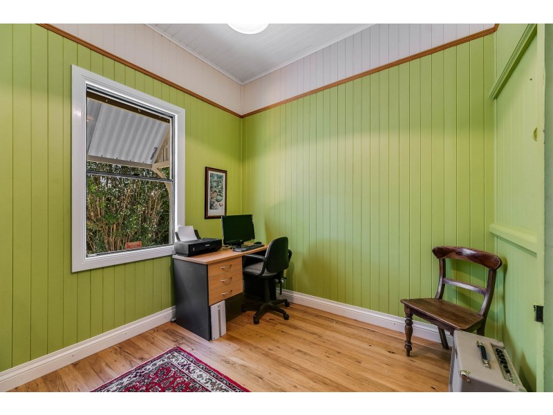 60 Hogg Street, Rockville QLD 4350