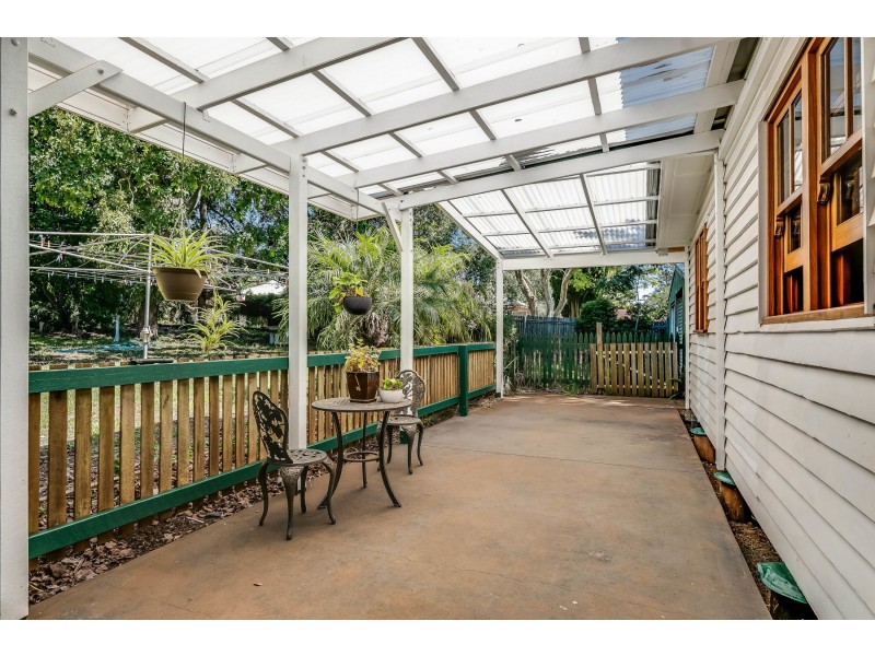 60 Hogg Street, Rockville QLD 4350