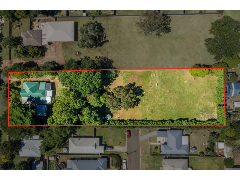 60 Hogg Street, Rockville QLD 4350