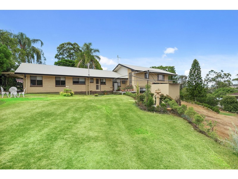 3 Debra Street, Withcott QLD 4352
