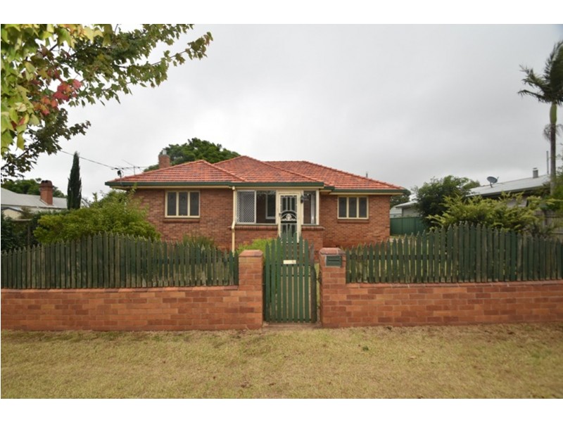 254 North Street, Rockville QLD 4350