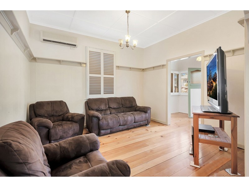 19 Weetwood Street, Newtown QLD 4350