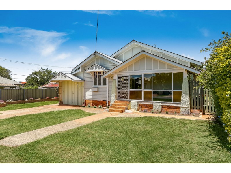 2 Wombyra Street, Newtown QLD 4350