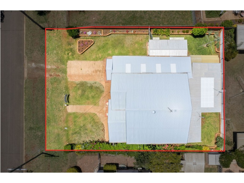 2 Wombyra Street, Newtown QLD 4350