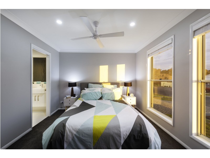 13 Grace View Street, Darling Heights QLD 4350