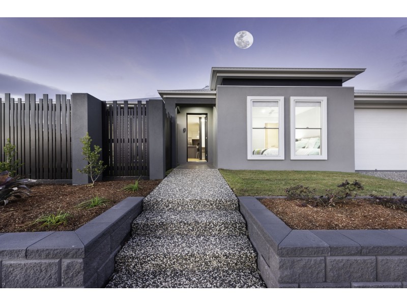 13 Grace View Street, Darling Heights QLD 4350