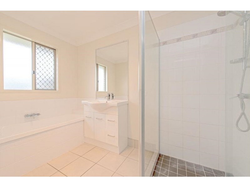 35 Sunset Drive, Glenvale QLD 4350