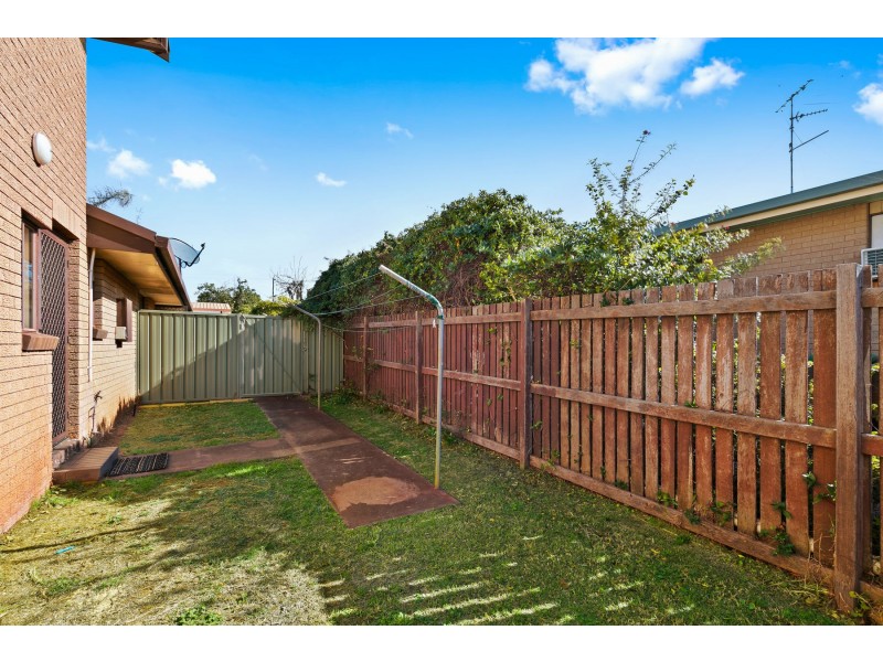 Units 1 & 2, 20 Lavena Drive, Darling Heights QLD 4350