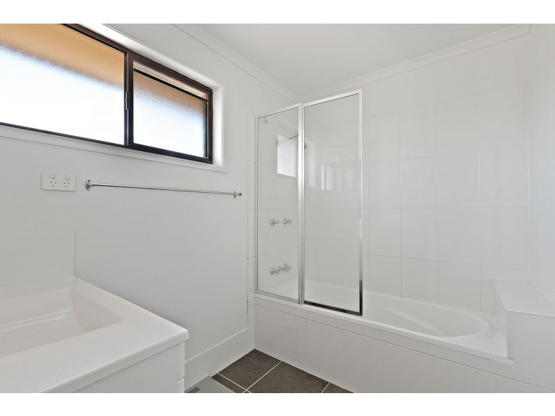 Units 1 & 2, 20 Lavena Drive, Darling Heights QLD 4350