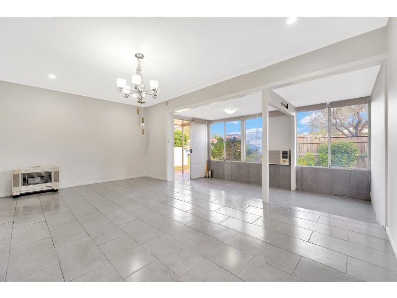 9 Canberra Street, Harristown QLD 4350