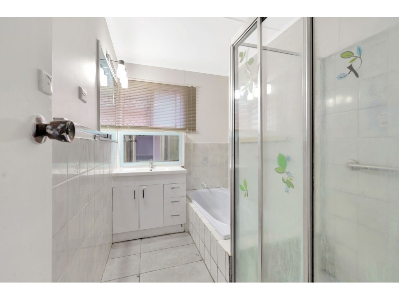 9 Canberra Street, Harristown QLD 4350