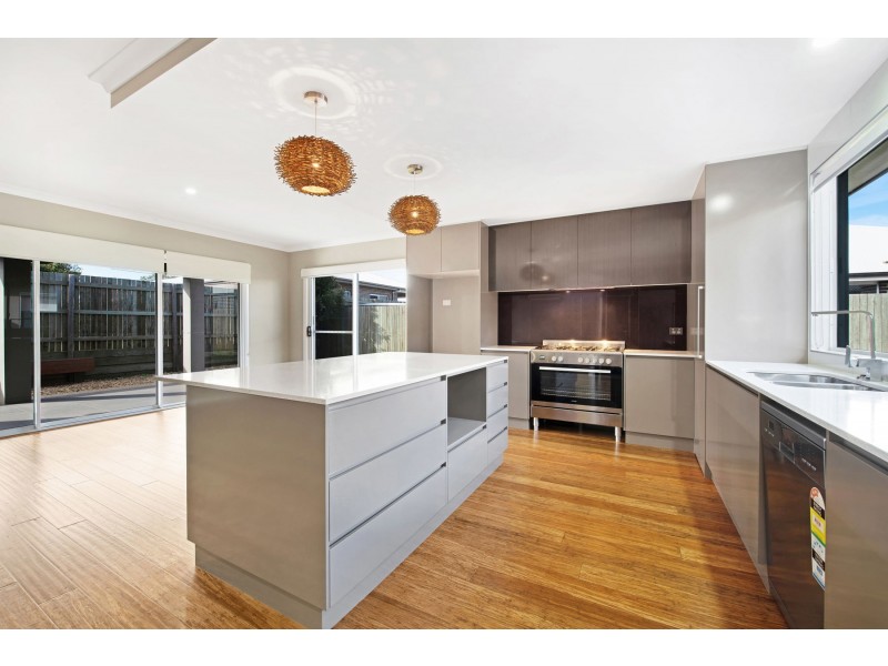 3 McGee Drive, Kearneys Spring QLD 4350