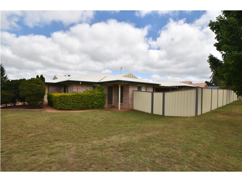 28 Wood Drive, Middle Ridge QLD 4350