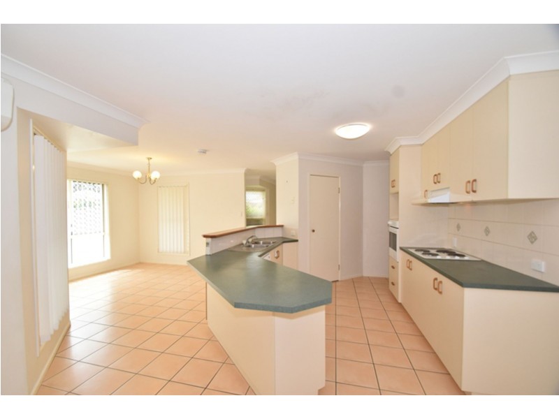 28 Wood Drive, Middle Ridge QLD 4350