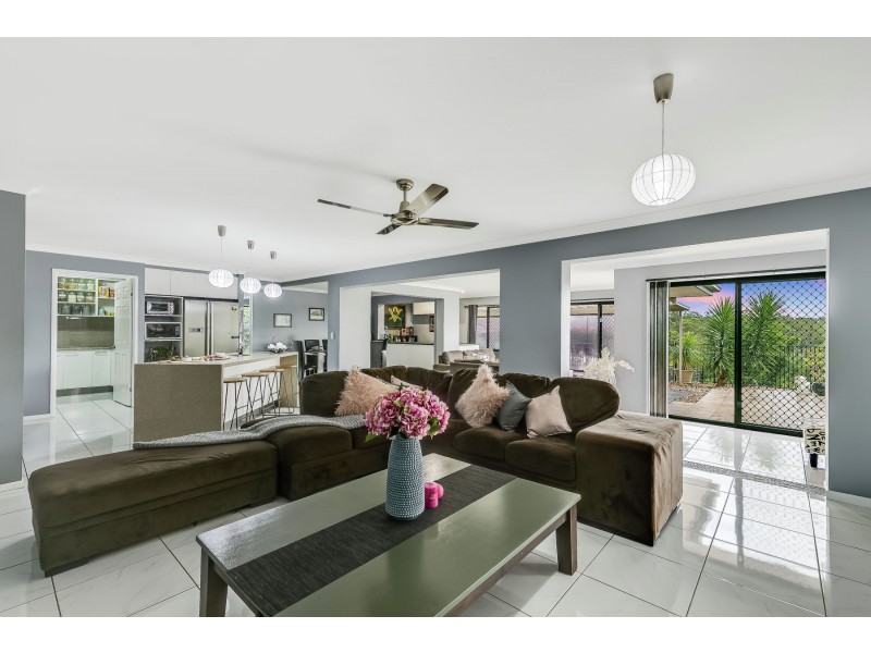 22 Parkway Drive, Highfields QLD 4352